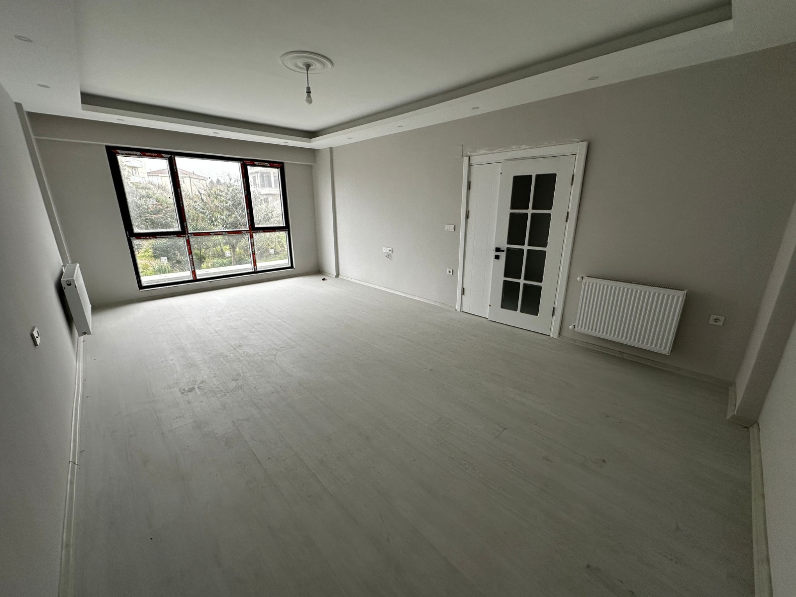 MABEL'DEN ADACIKTA SAHİL YOLU KENARINDA SATILIK SIFIR 3+1 DAİRE